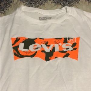 Levi’s shirt